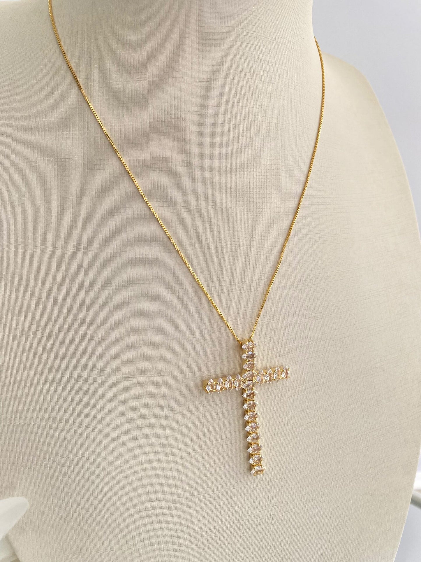 GARGANTILHA CRUZ NAVETA (BALANÇO)