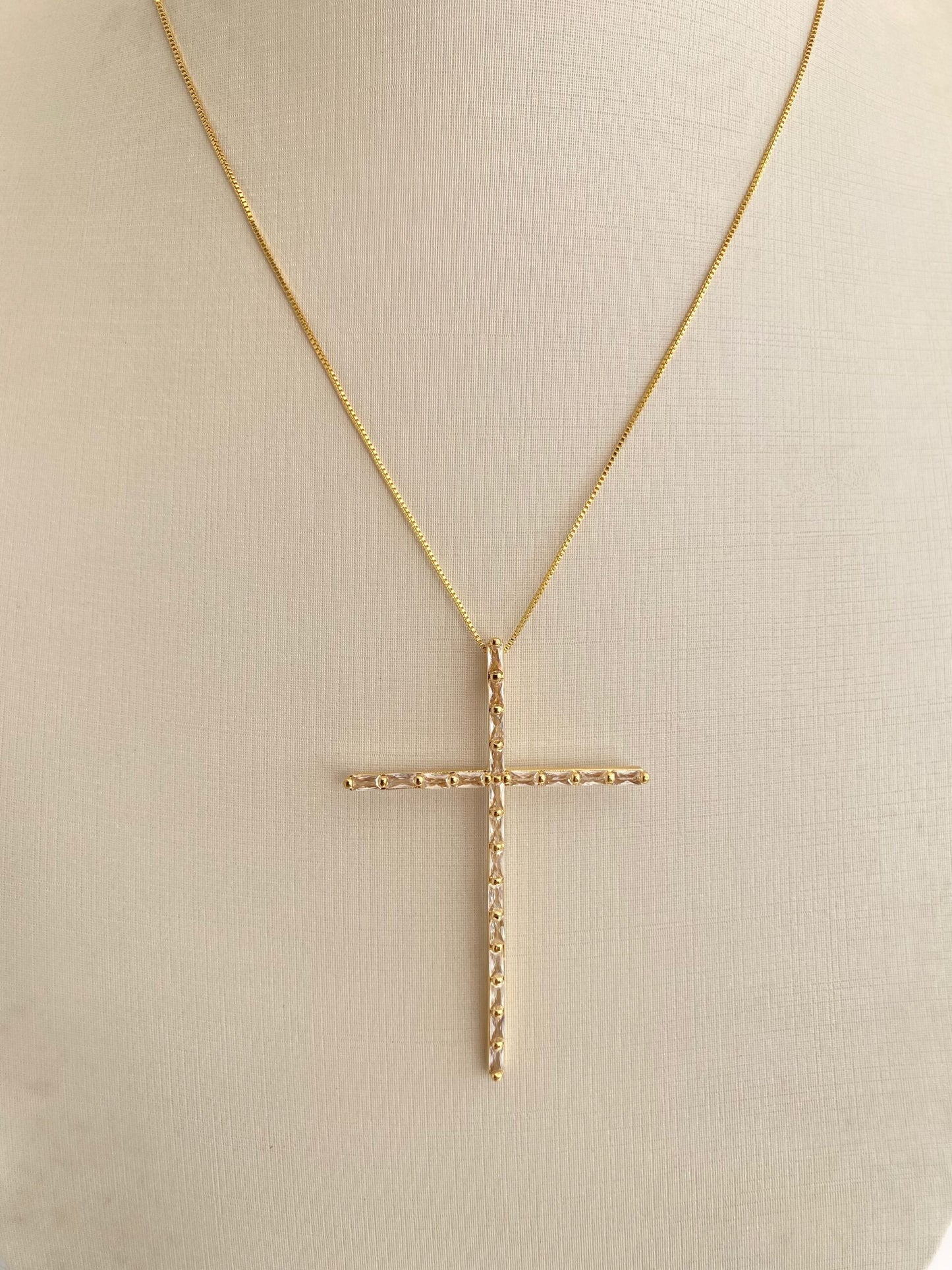 GARGANTILHA CRUZ CRISTAL