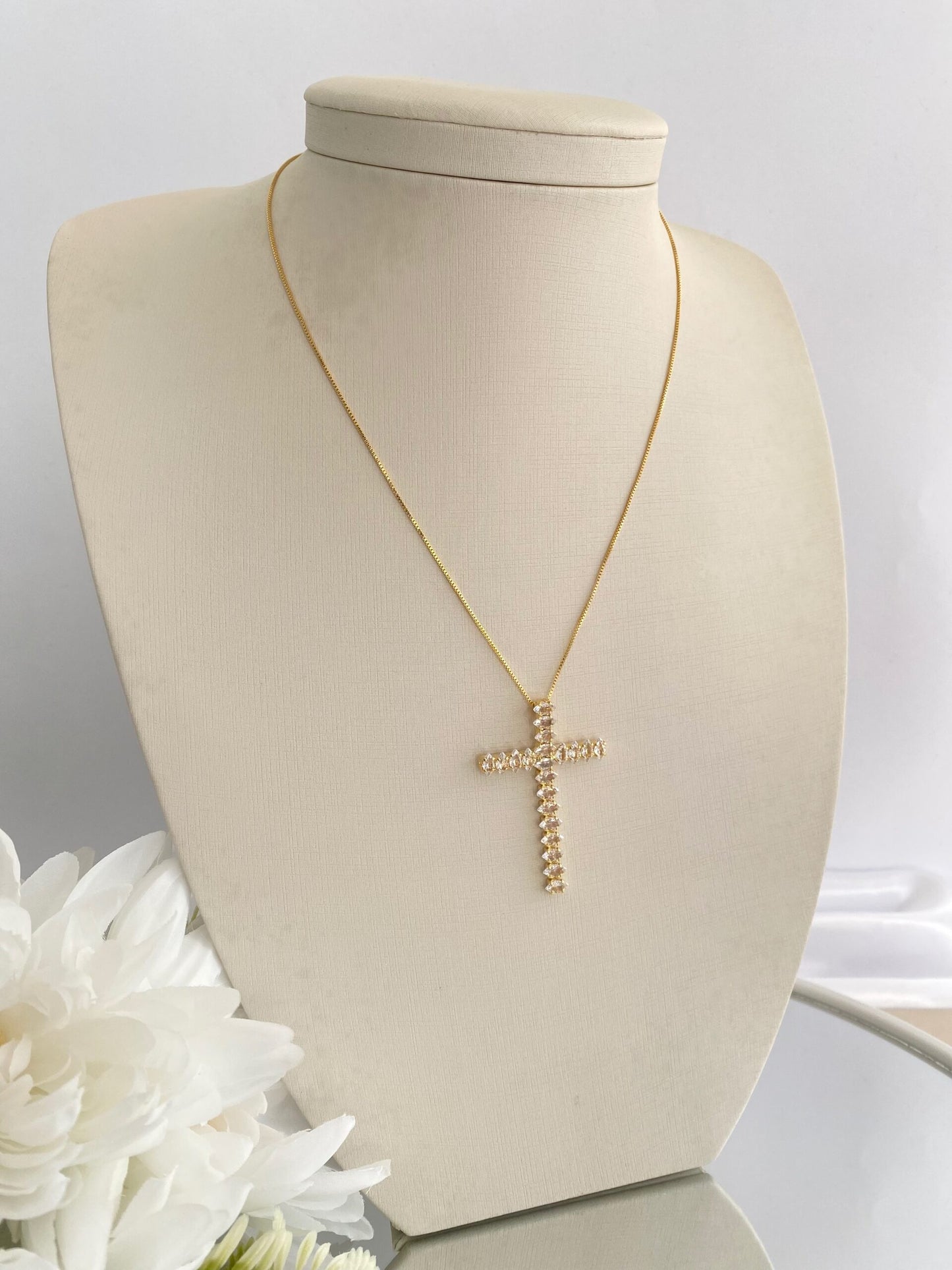 GARGANTILHA CRUZ NAVETA (BALANÇO)