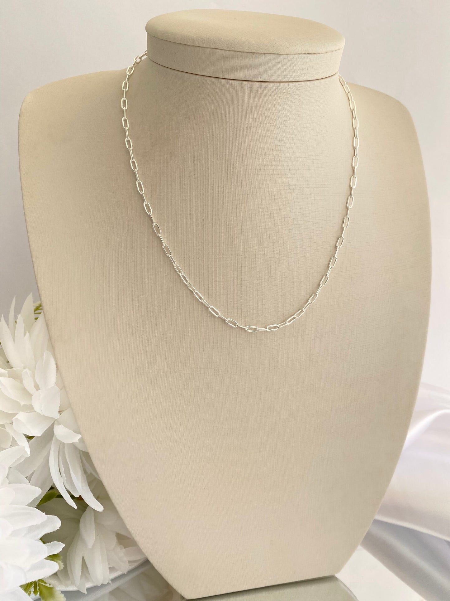 COLAR PRATA CARTIER FLUIR