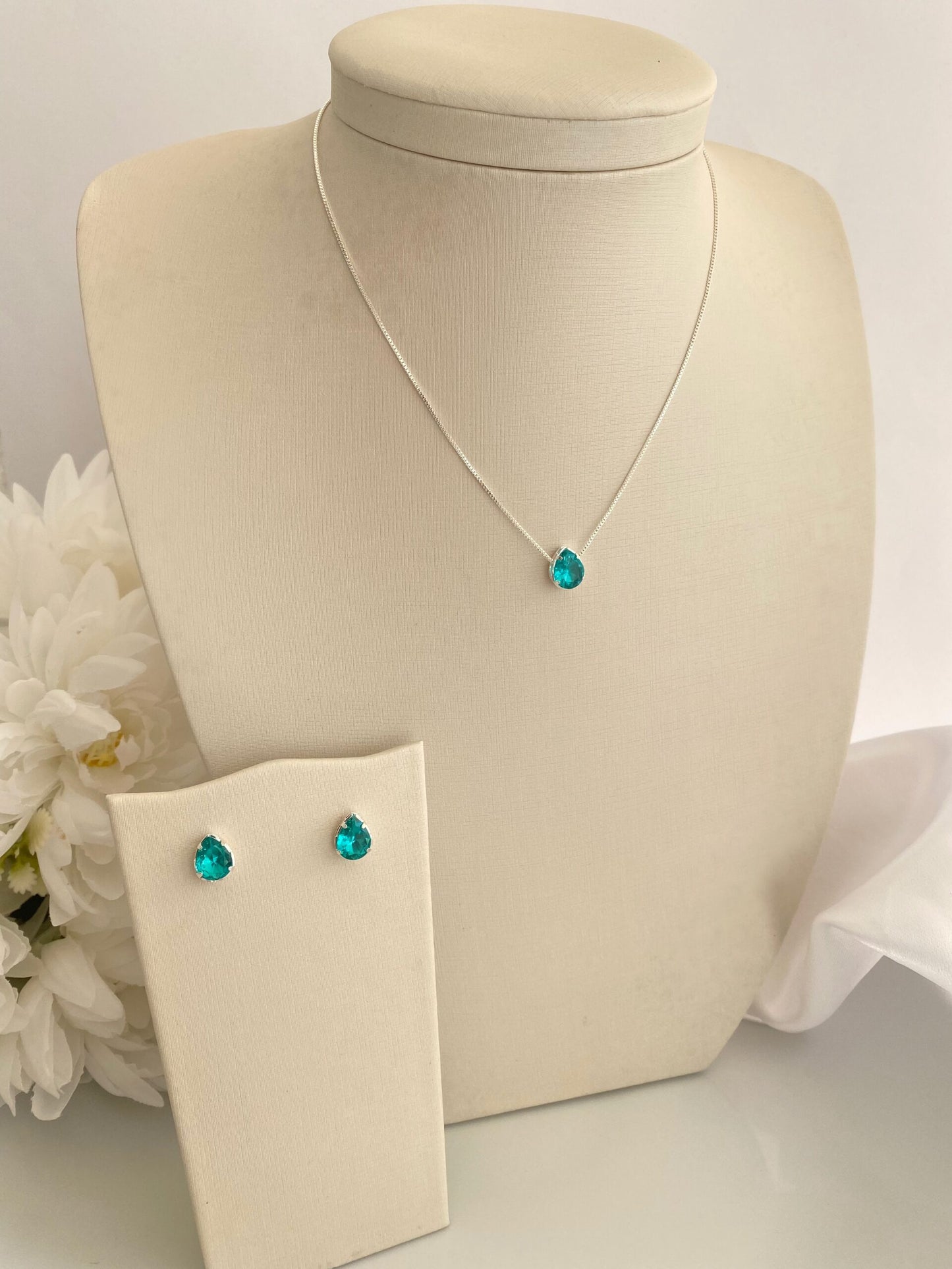 CONJUNTO GOTA CRISTAL AZUL TIFFANY