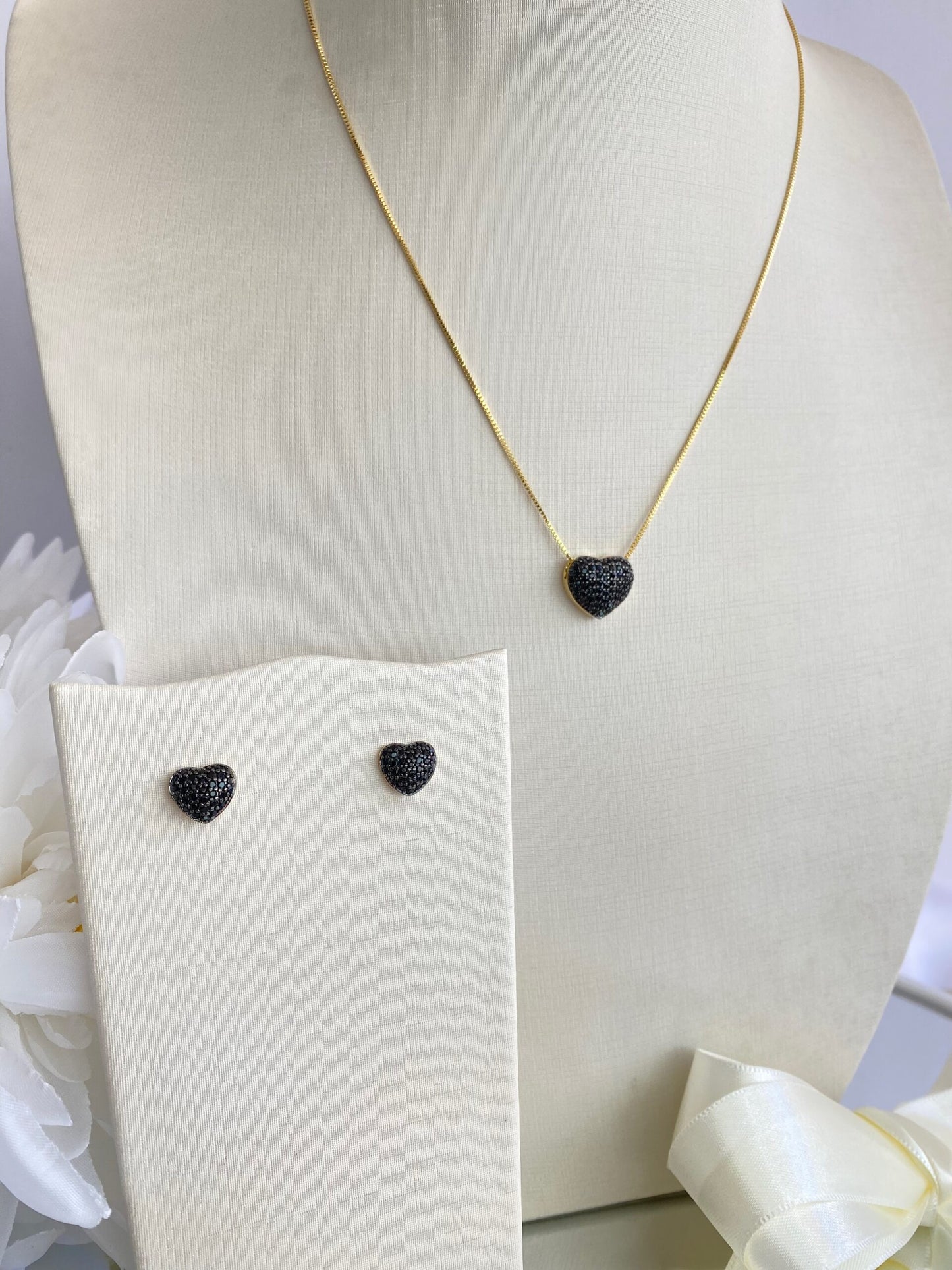 CONJUNTO CORAÇÃO PRETO CRAVEJADO