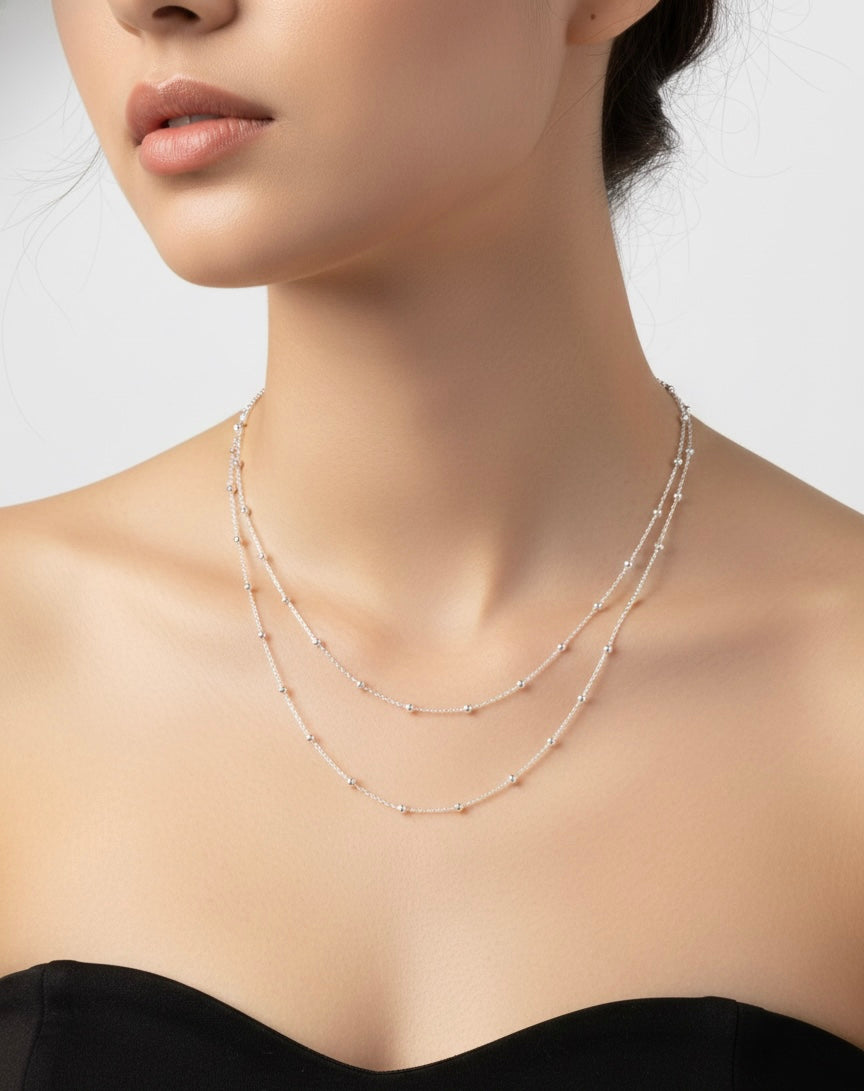 COLAR BOLINHAS EM CAMADAS BANHADO A PRATA