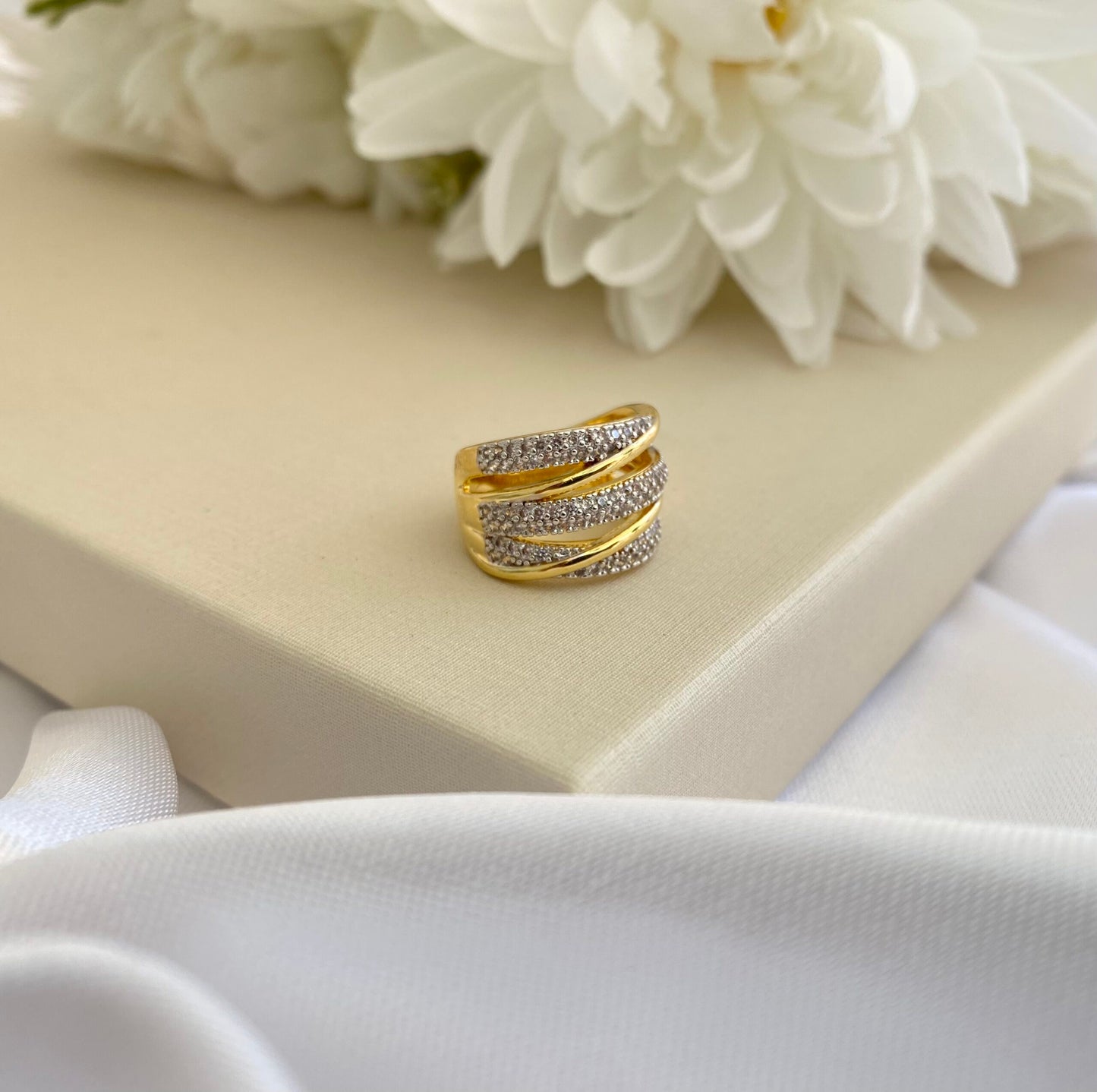 ANEL TRILHO DE CRISTAIS