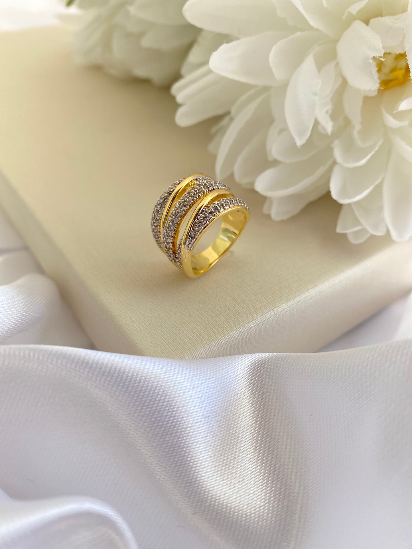 ANEL TRILHO DE CRISTAIS