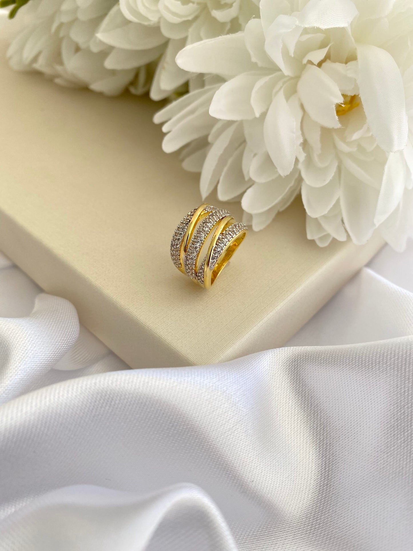 ANEL TRILHO DE CRISTAIS