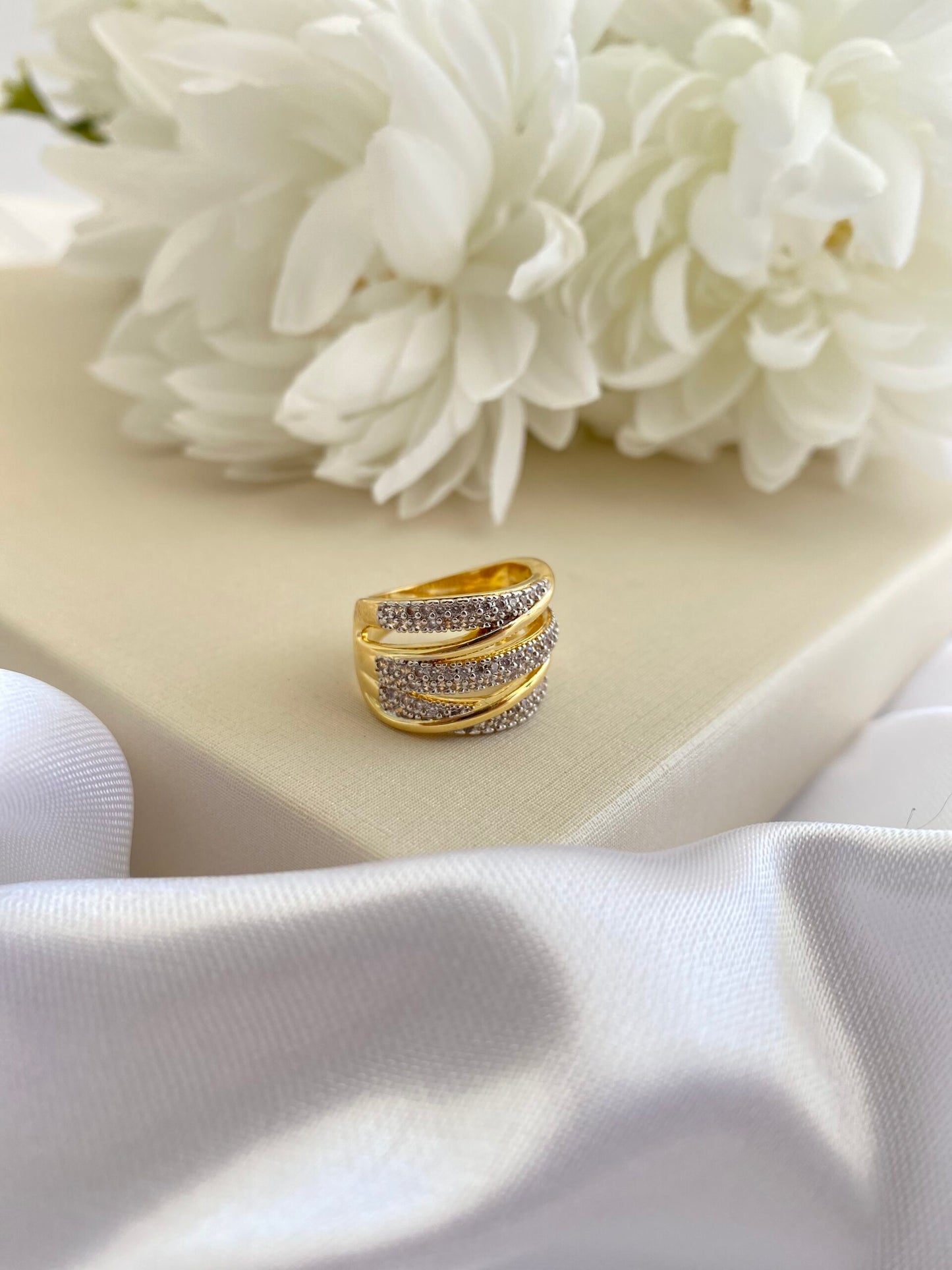 ANEL TRILHO DE CRISTAIS