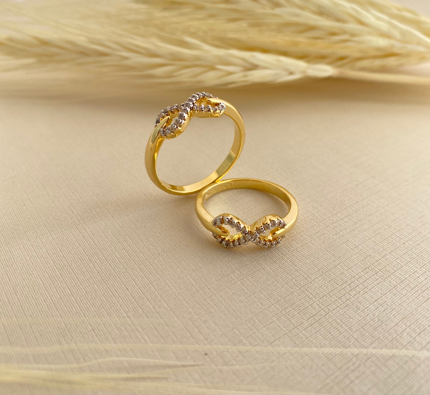 ANEL INFINITO CRAVEJADO