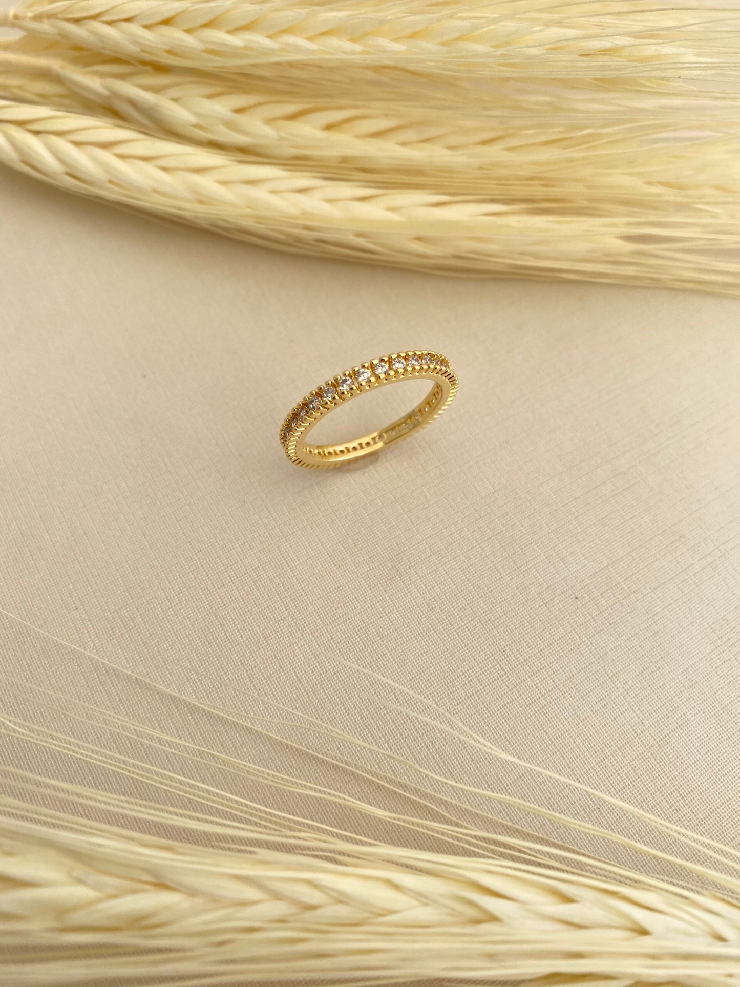 ANEL APARADOR REQUINTE CRAVEJADO