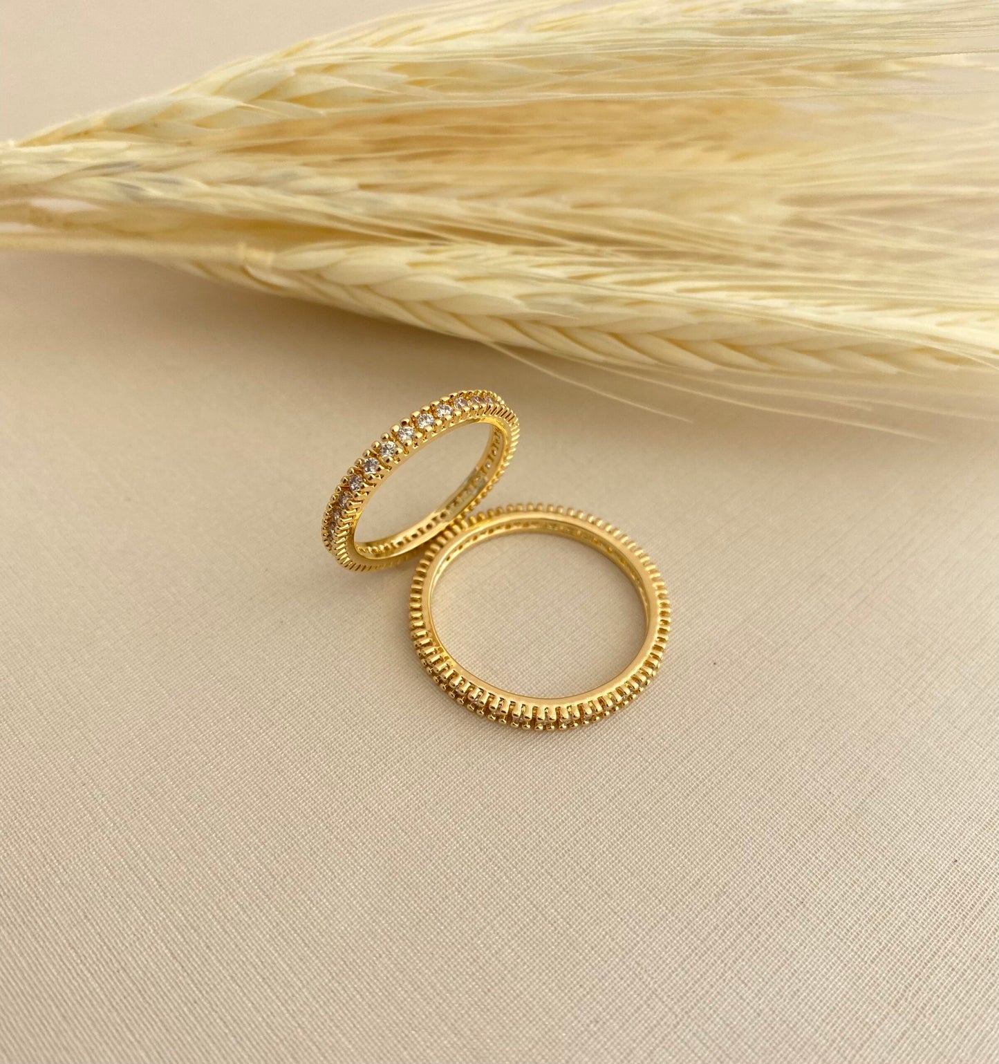 ANEL APARADOR REQUINTE CRAVEJADO