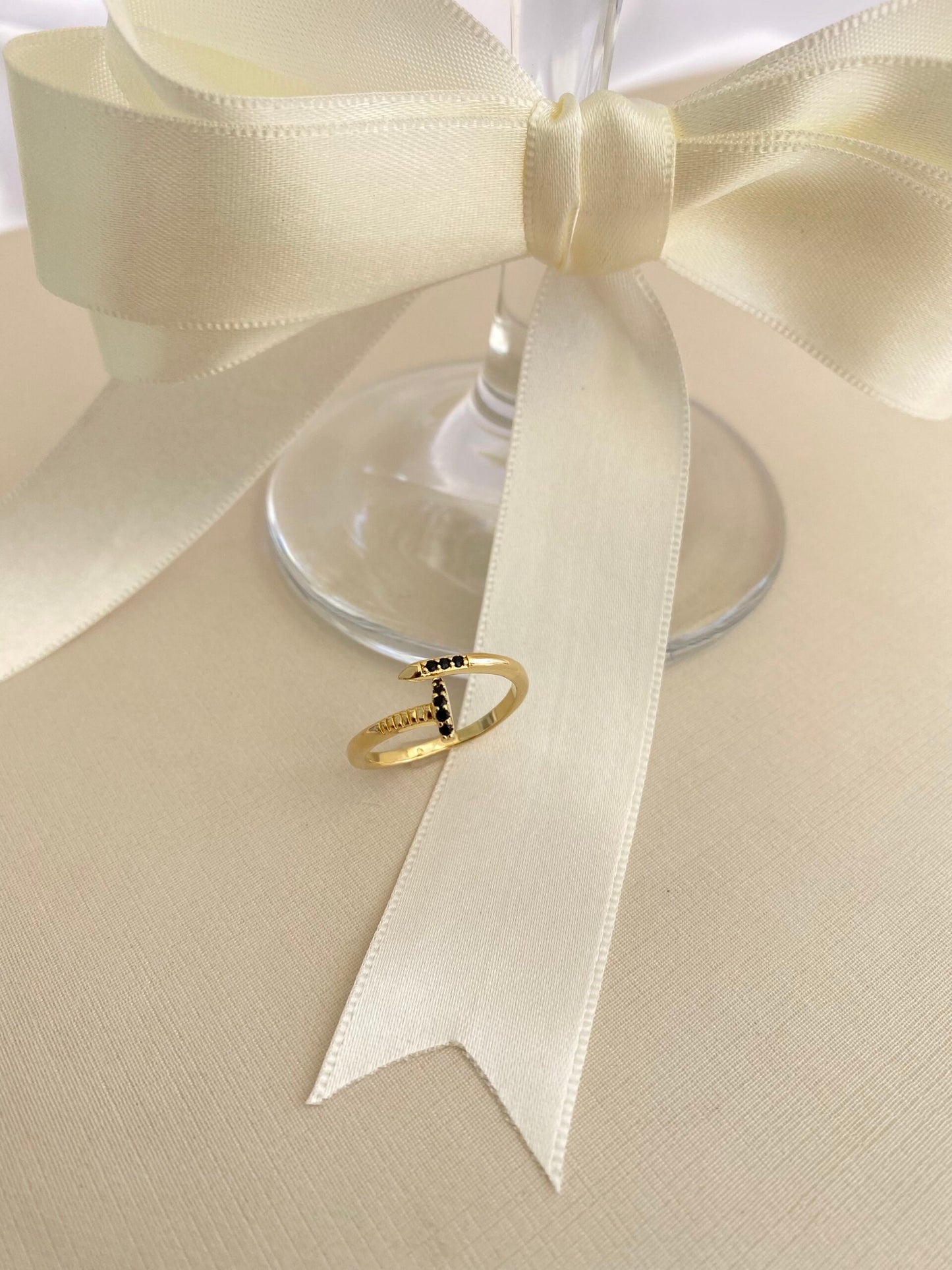 ANEL PREGO CRAVEJADO