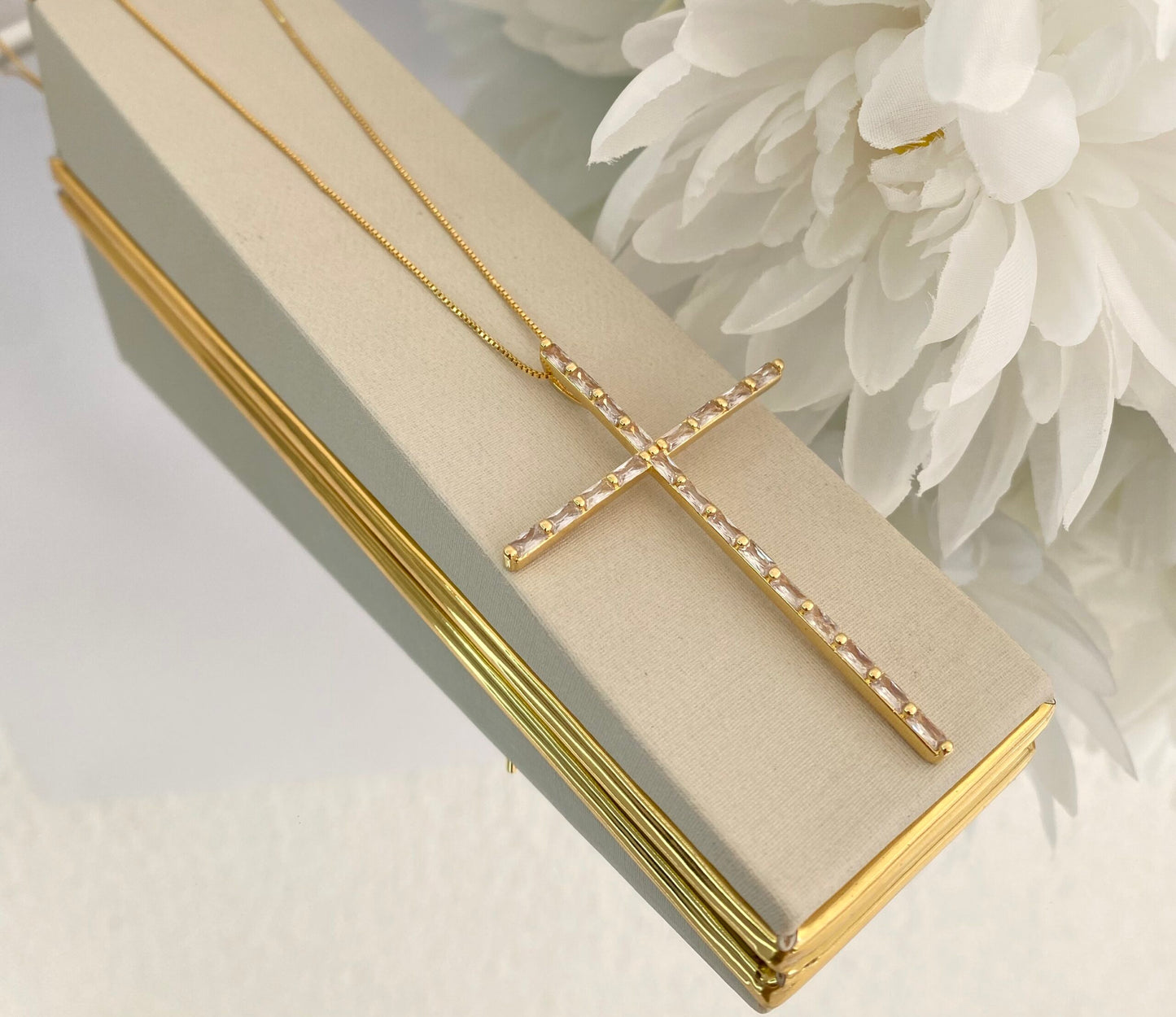 GARGANTILHA CRUZ CRISTAL