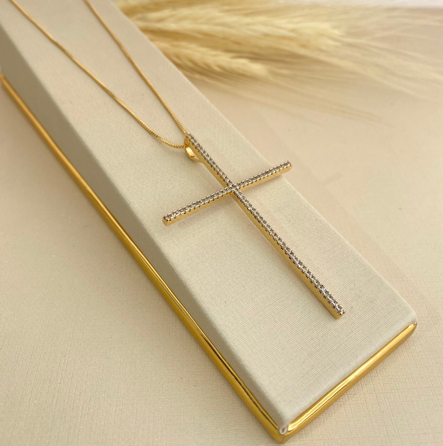 GARGANTILHA CRUZ PALITO CRAVEJADO