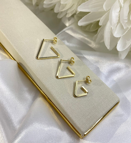 KIT BRINCOS TRIANGULARES VAZADOS