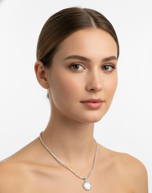 COLAR MEDALHA SAGRADA COLORIDA BANHADO A PRATA