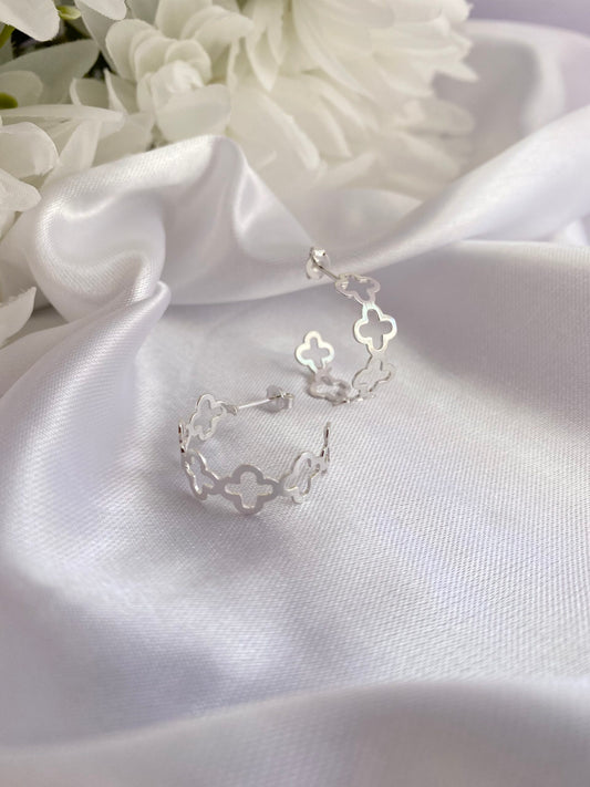 BRINCO TREVO DE PRATA MÉDIO