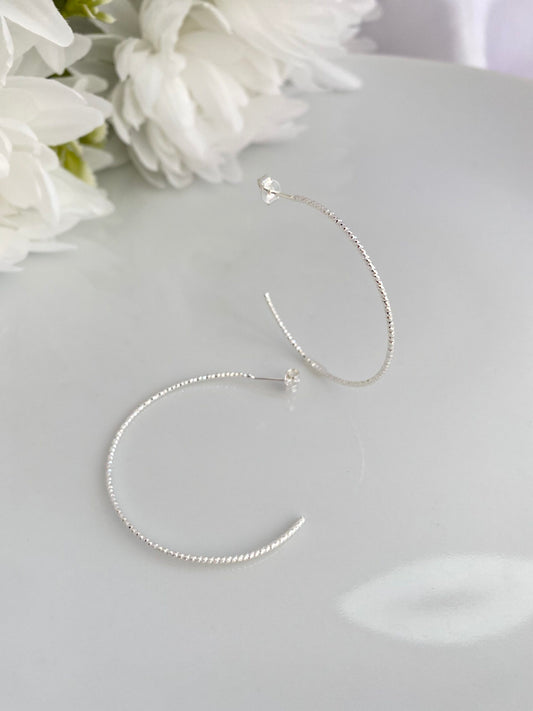 BRINCO ARGOLA PRATA LUNA LINA
