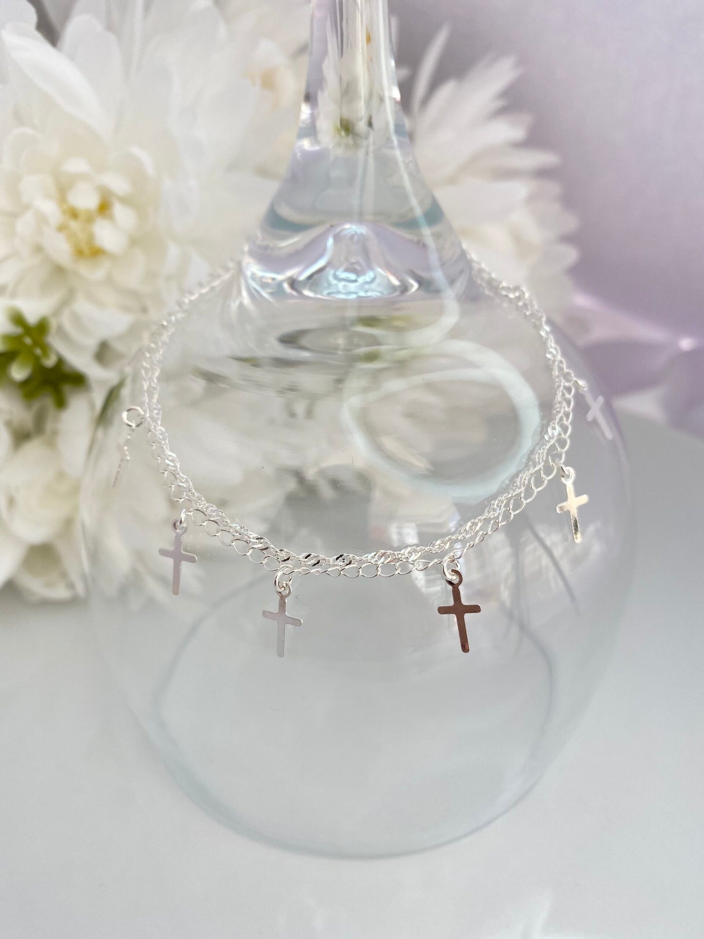 PULSEIRA PRATA COM PINGENTE CRUZ CELESTE