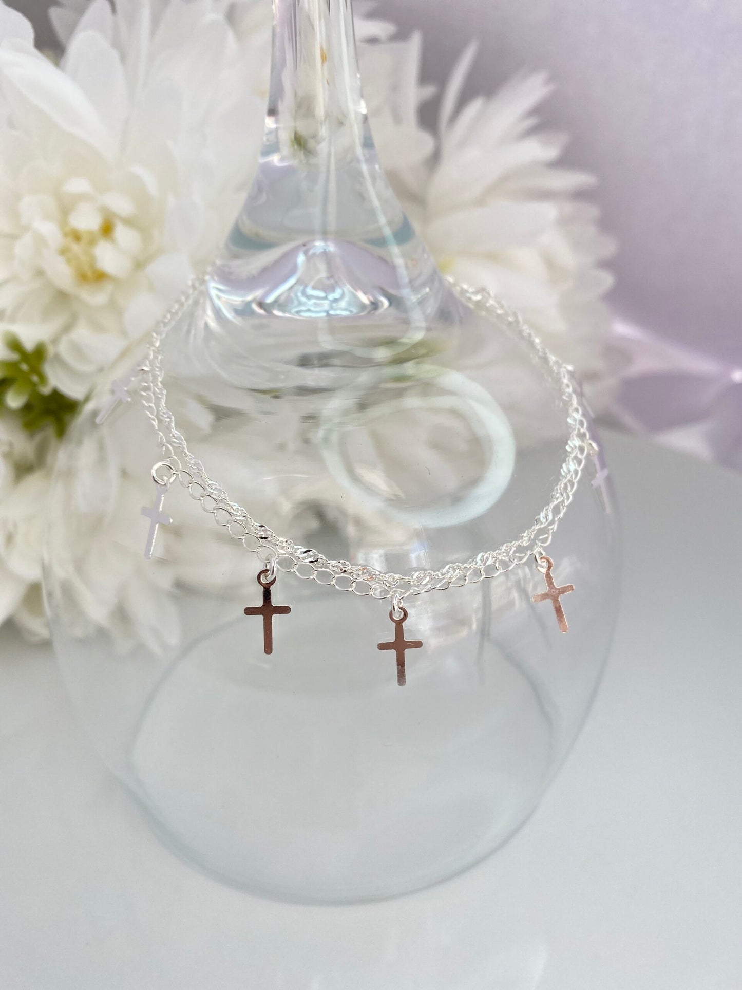 PULSEIRA PRATA COM PINGENTE CRUZ CELESTE