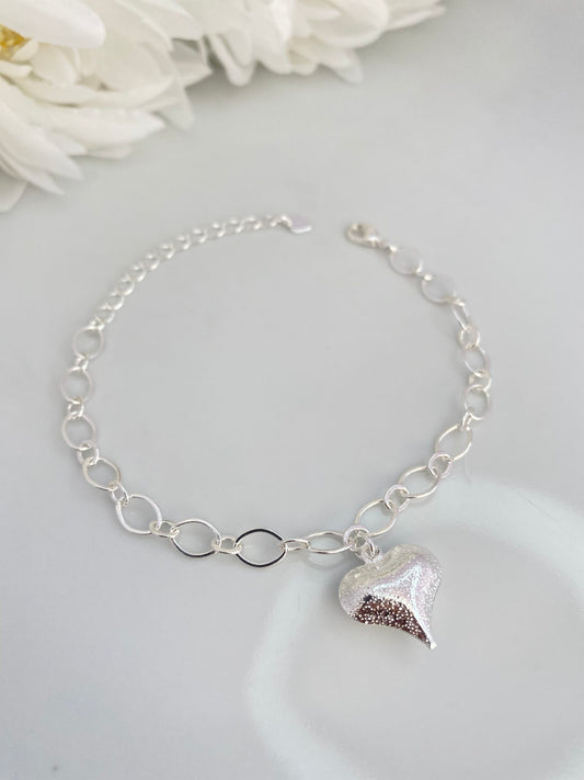 PULSEIRA PRATA EM ELOS CORAÇÃO BRUTO