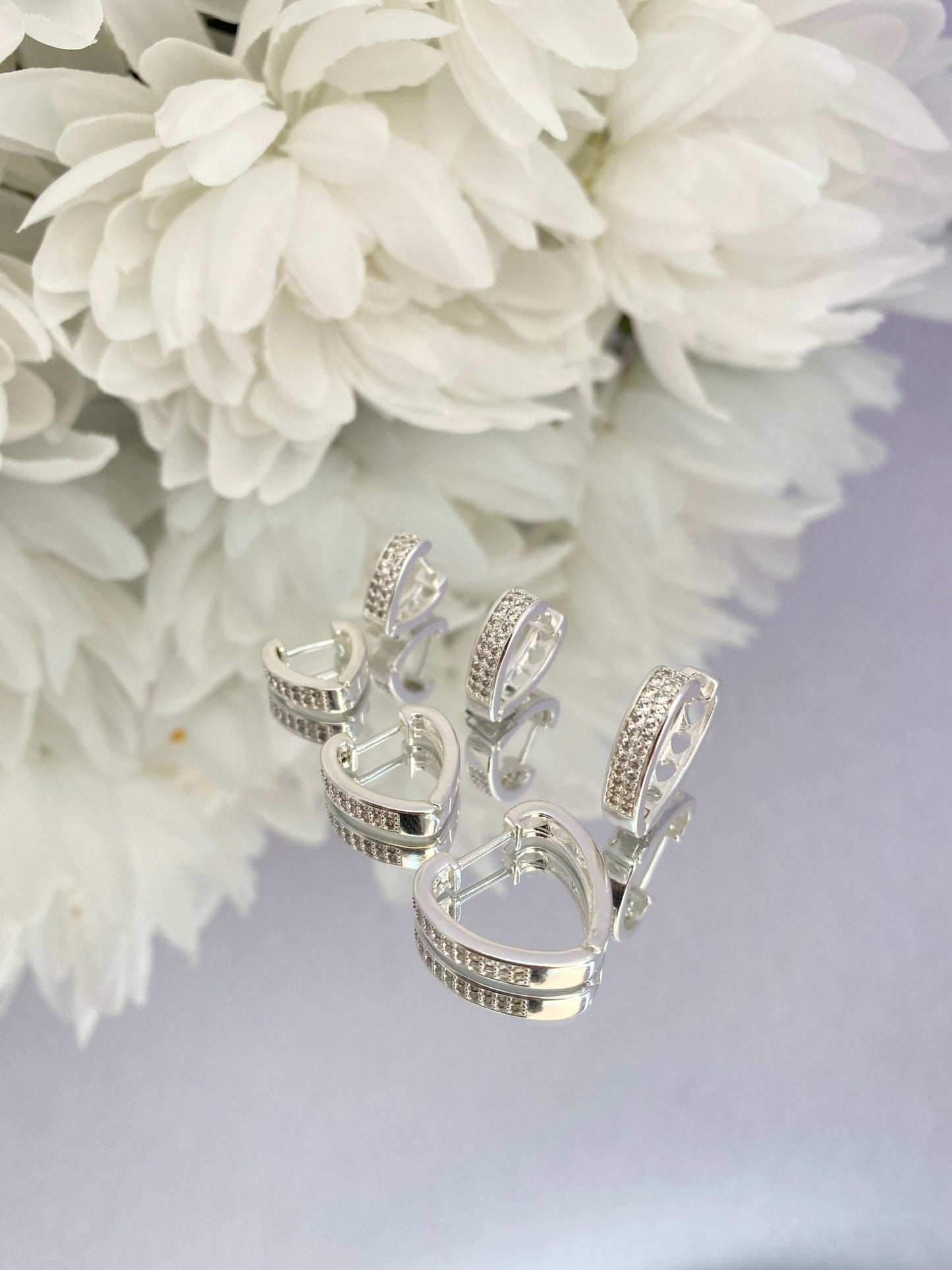 KIT BRINCO ARGOLA PRATA CORAÇÃO CRAVEJADO