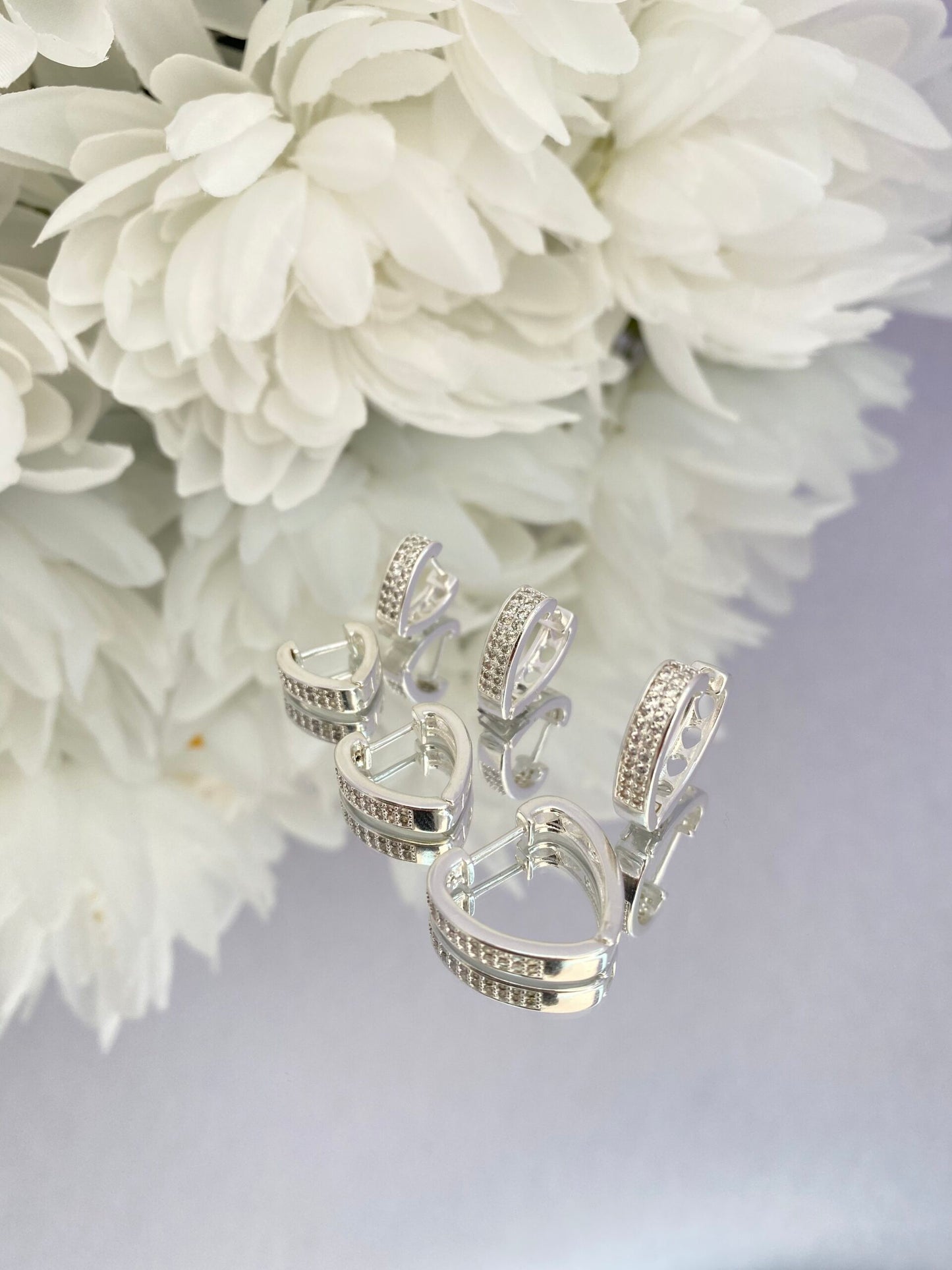 KIT BRINCO ARGOLA PRATA CORAÇÃO CRAVEJADO