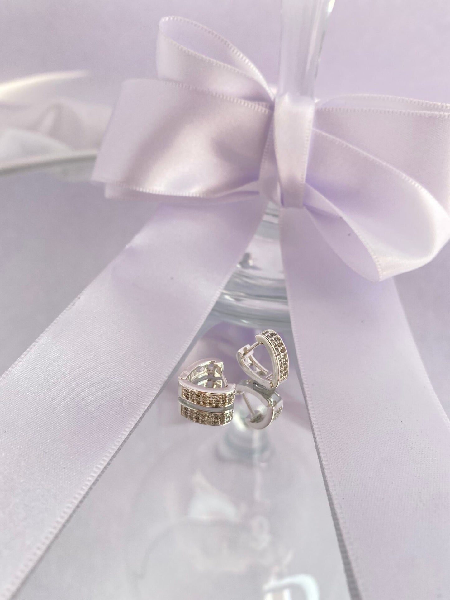 KIT BRINCO ARGOLA PRATA CORAÇÃO CRAVEJADO