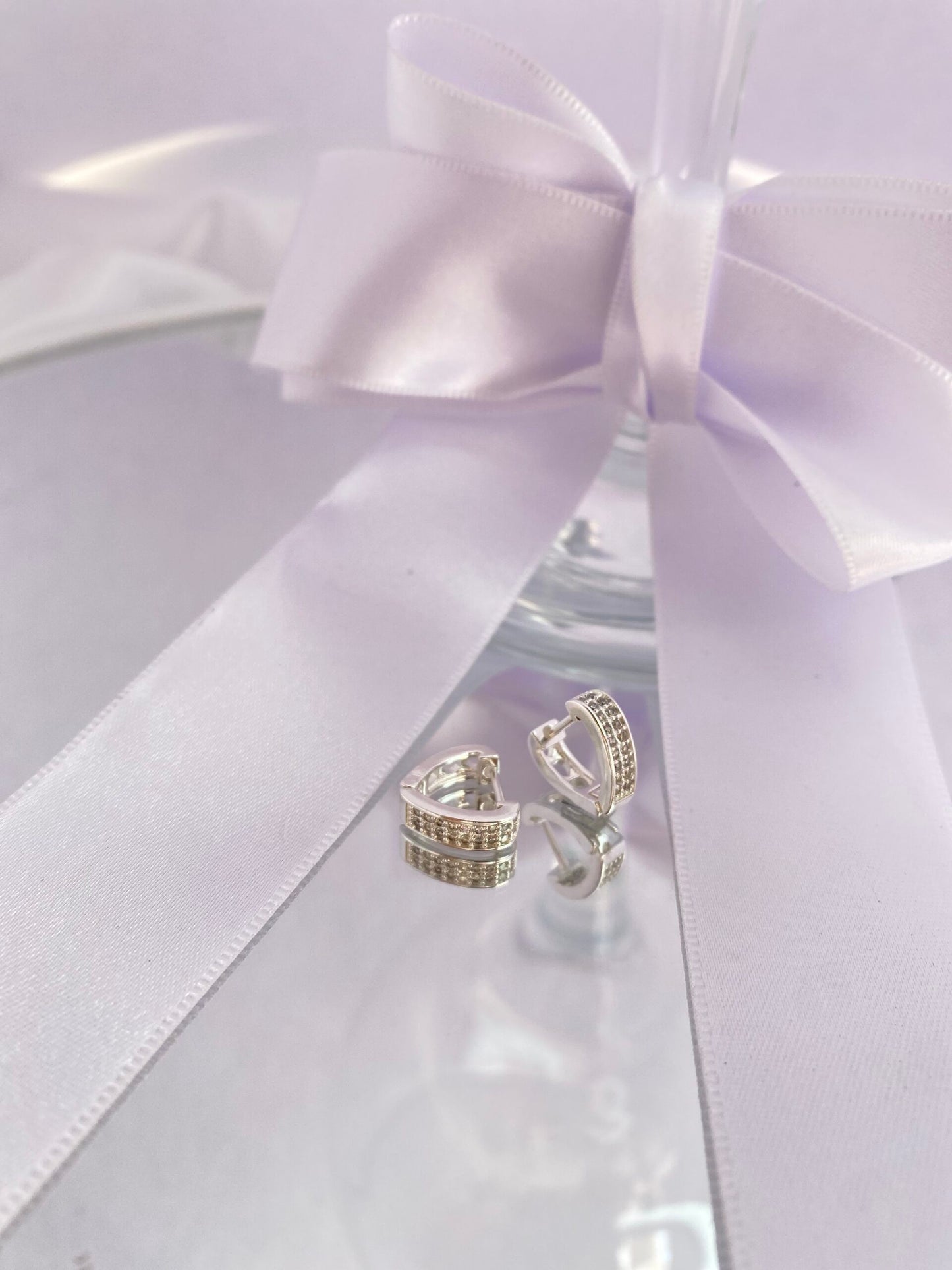 KIT BRINCO ARGOLA PRATA CORAÇÃO CRAVEJADO