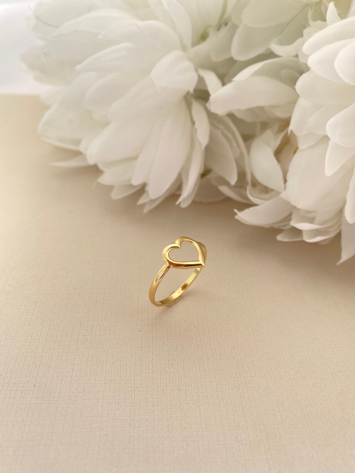 ANEL CORAÇÃO VAZADO