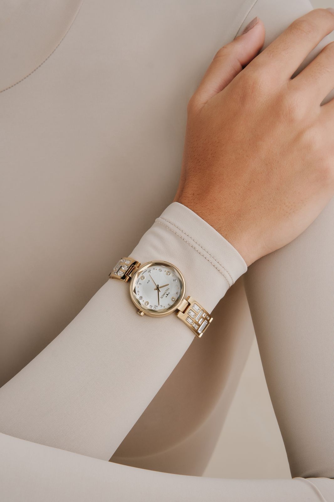 RELÓGIO TECHNOS FEMININO CRYSTAL DOURADO E PRATA