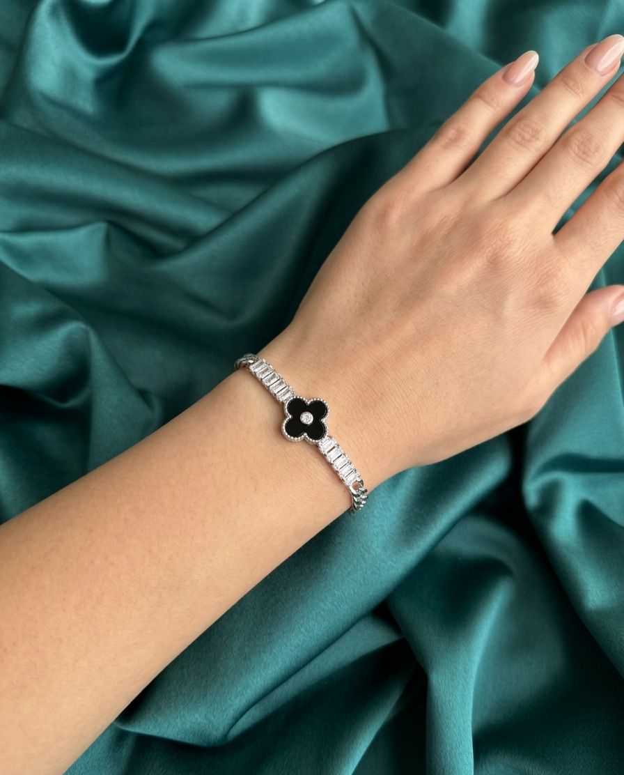 PULSEIRA CLOVER RADIANTE PRETA
