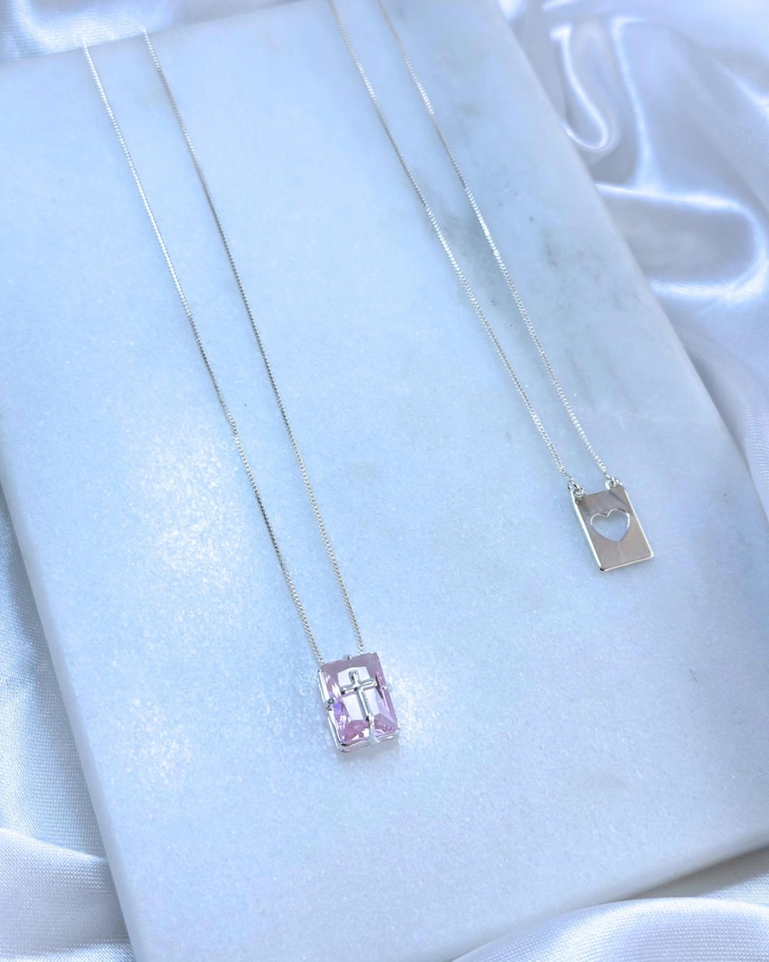 ESCAPULÁRIO PRATA CRUZ PRECIOSA - PEDRA ROSA