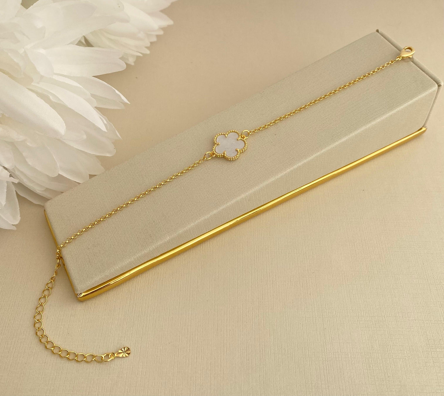 PULSEIRA CLOVER BRANCO