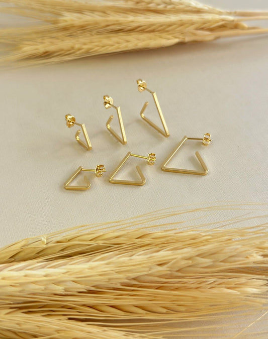 KIT BRINCOS TRIANGULARES VAZADOS