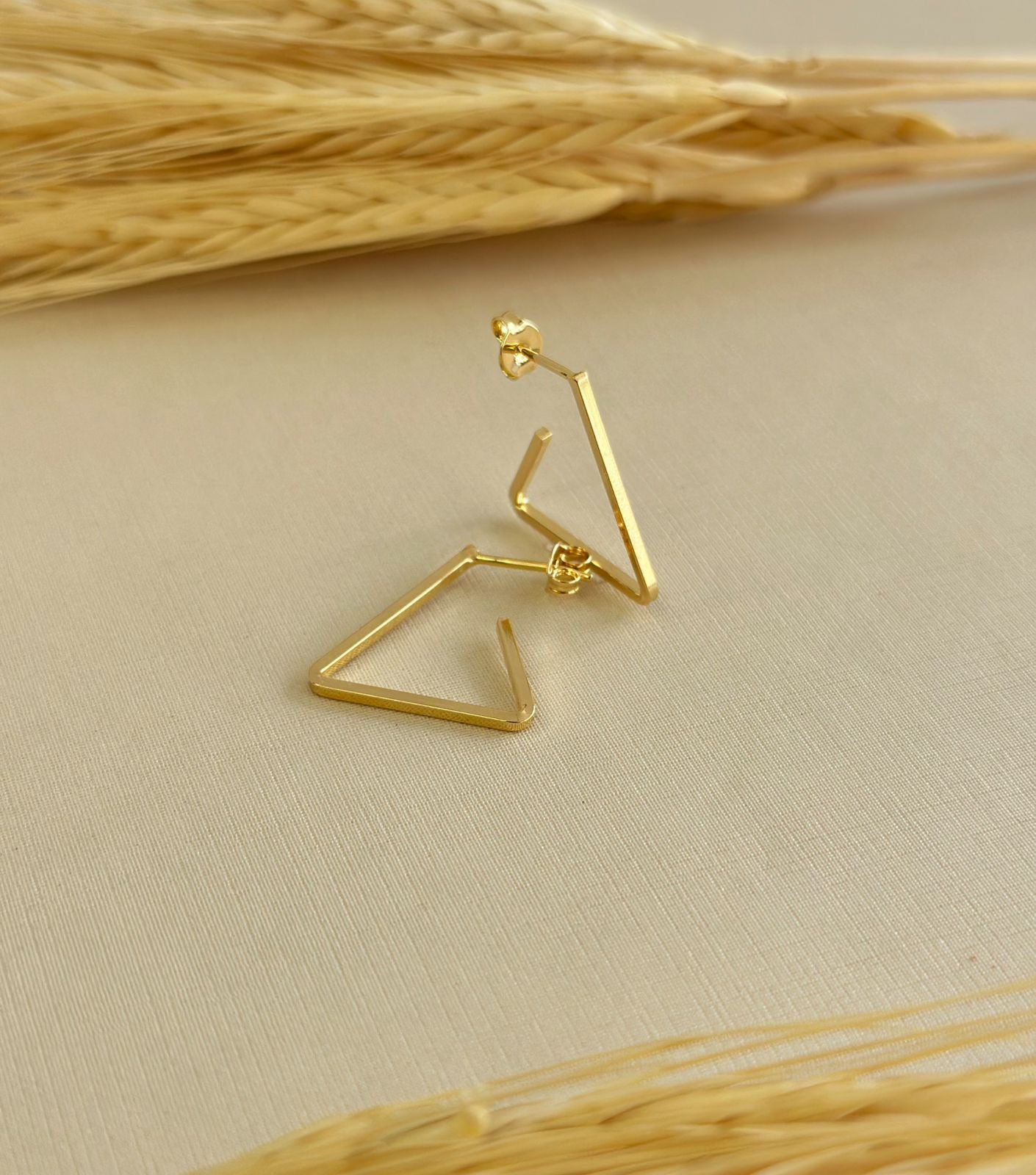 KIT BRINCOS TRIANGULARES VAZADOS