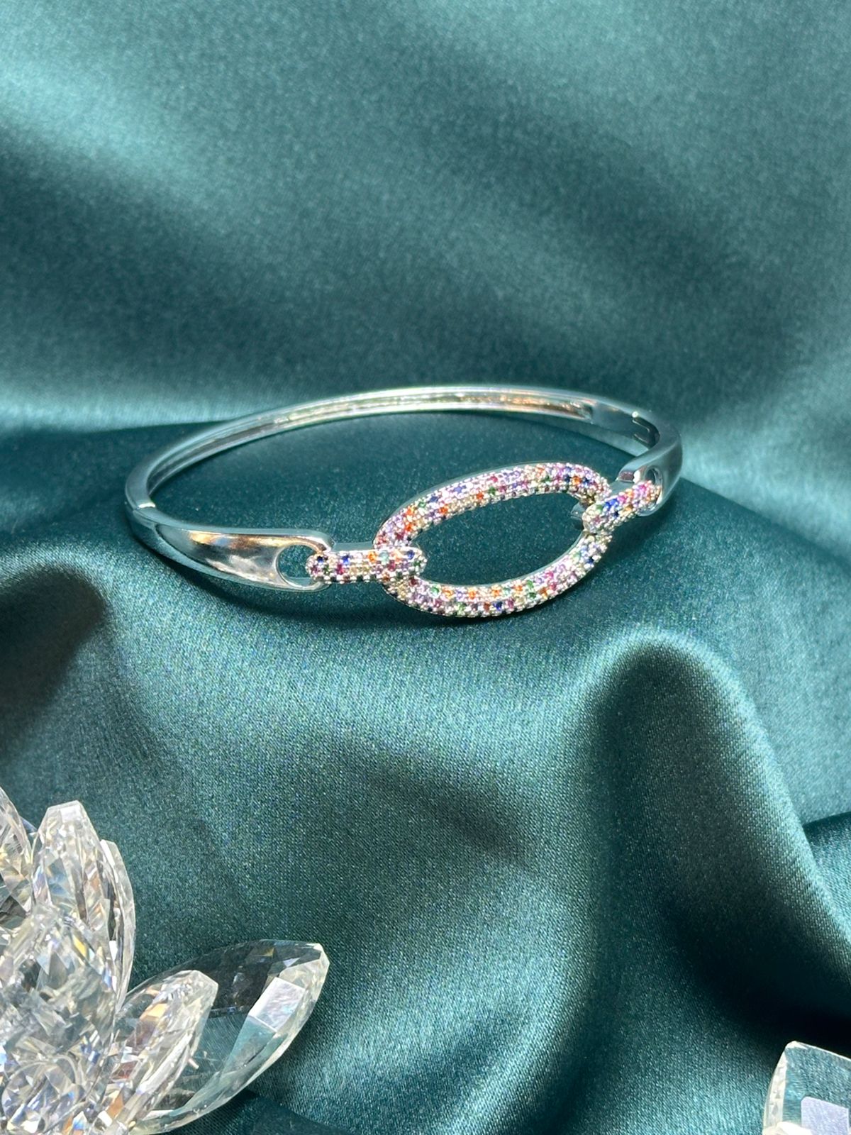 BRACELETE OVAL PRISMA CRAVEJADO