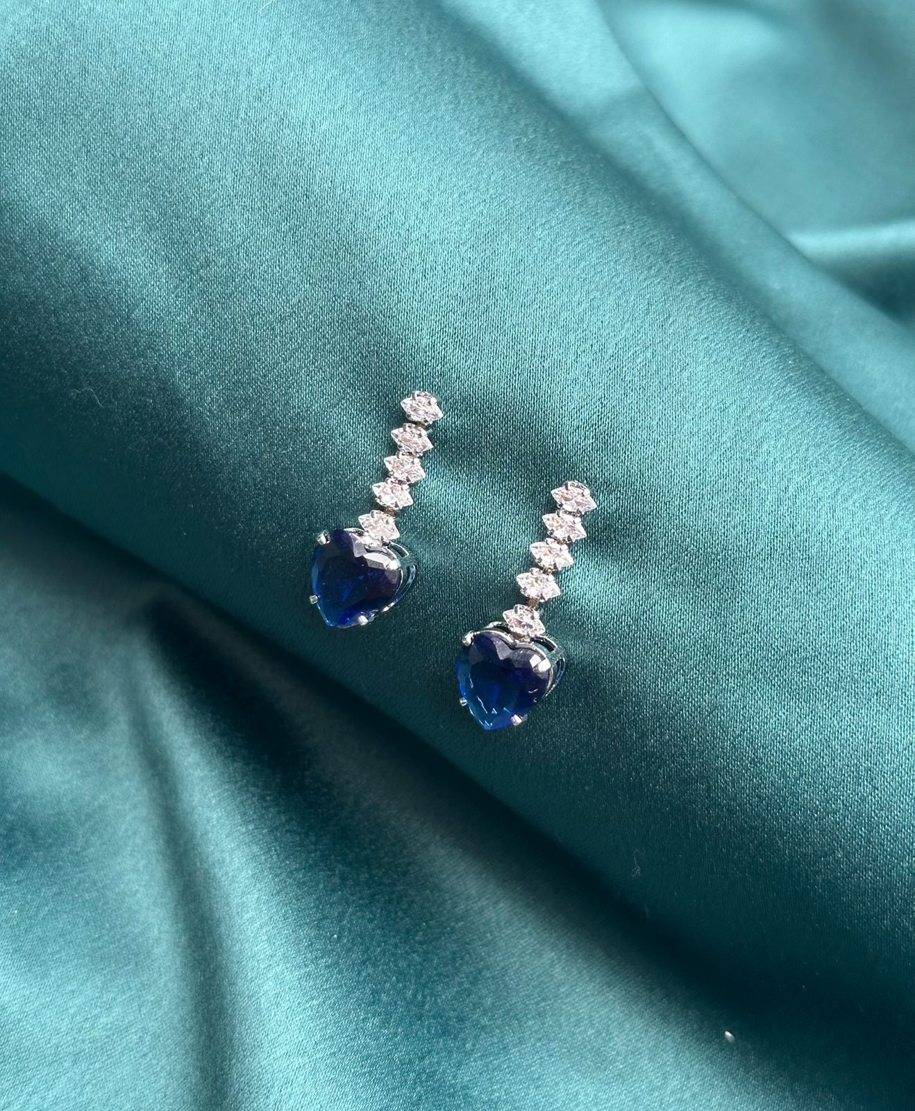 BRINCO CORAÇÃO RADIANTE SAFIRA AZUL