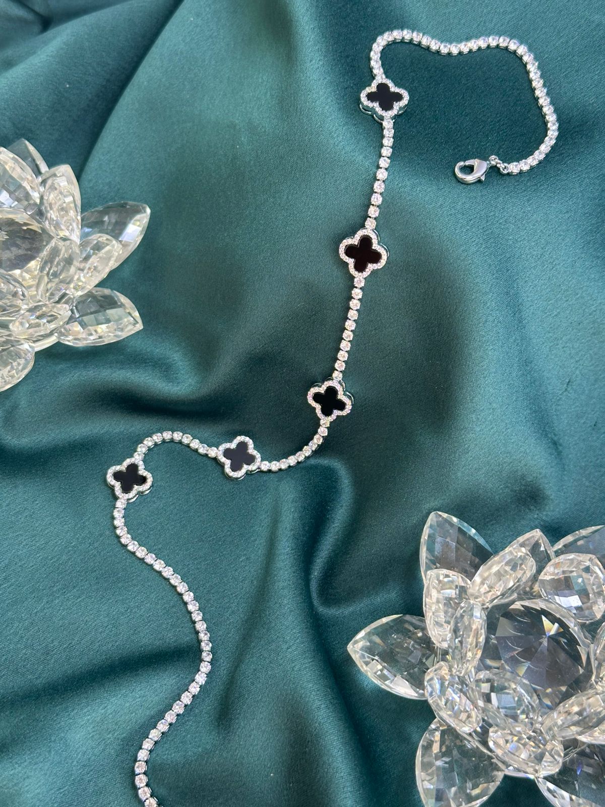 COLAR CLOVER CRAVEJADO PRETO