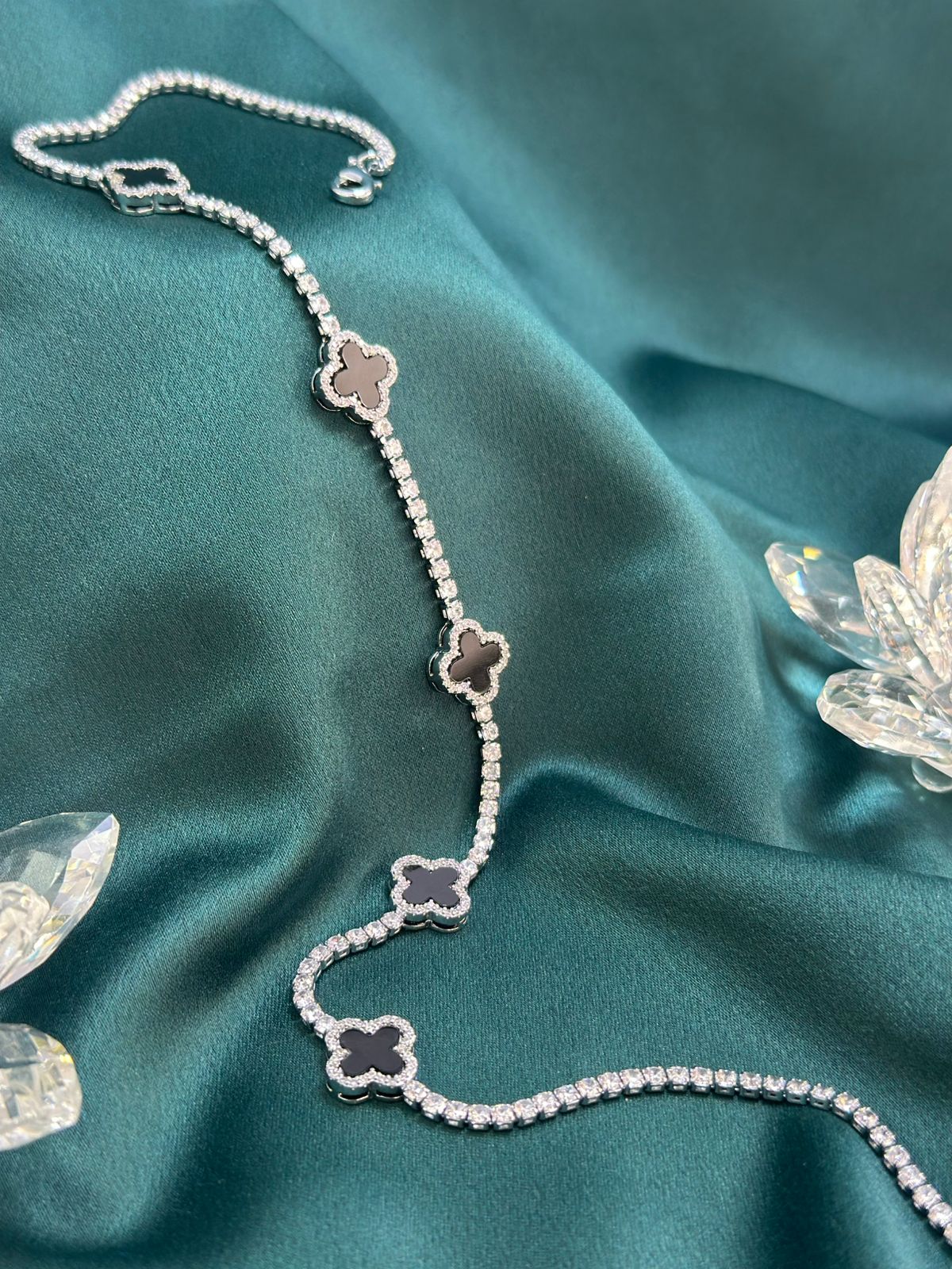 COLAR CLOVER CRAVEJADO PRETO