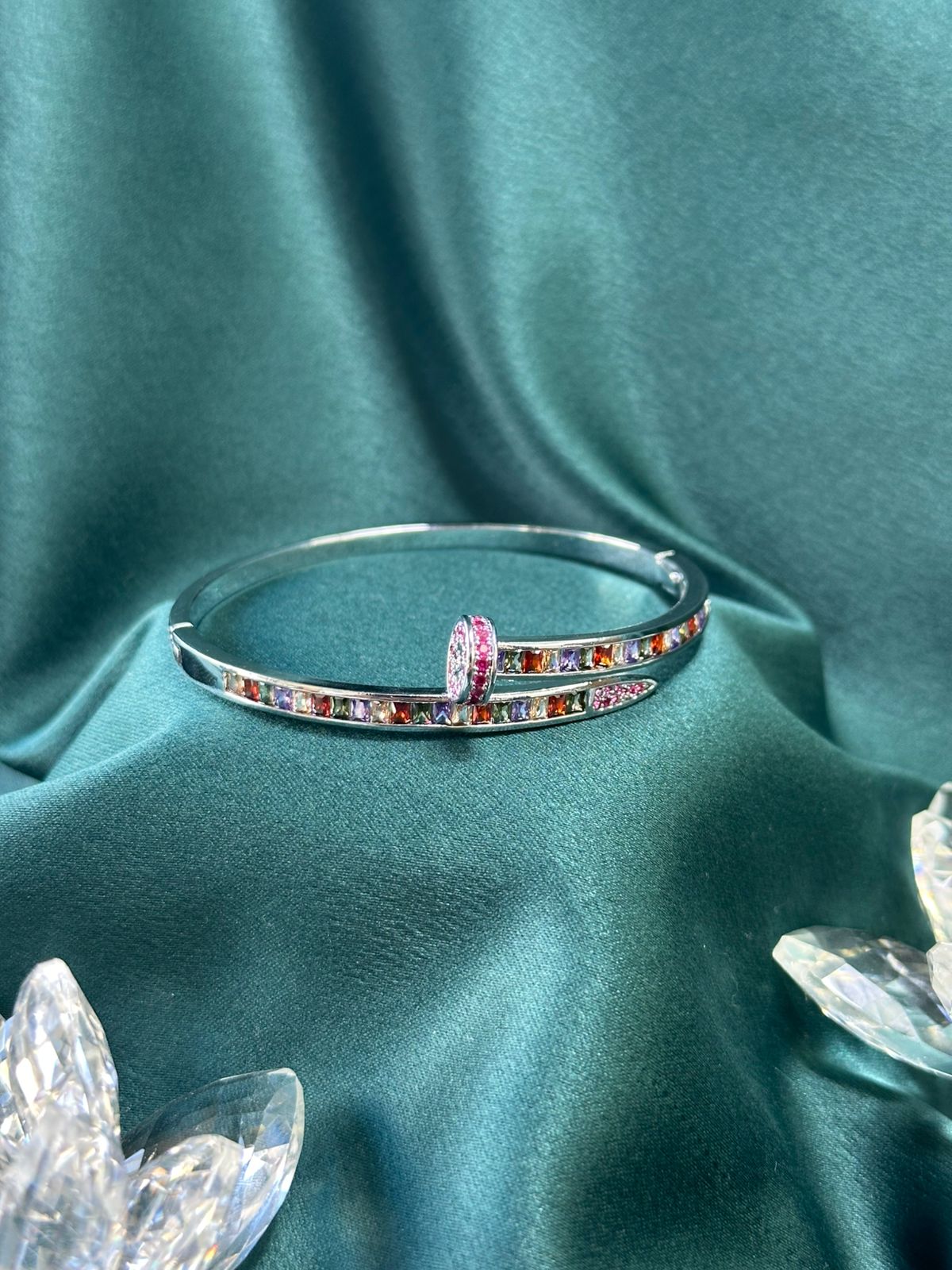 BRACELETE PREGO PRISMA CRAVEJADO