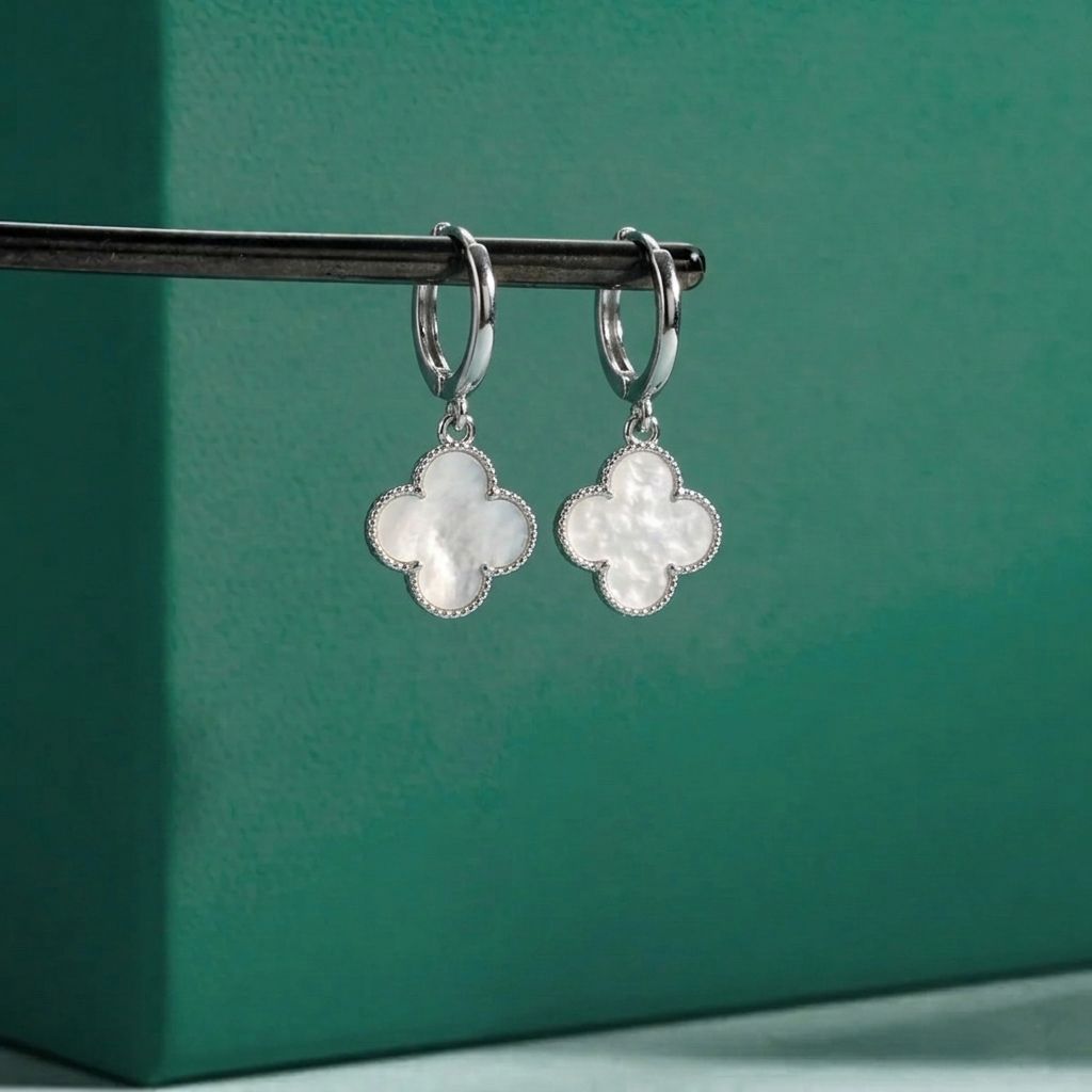 BRINCO CLOVER ELEGANCE BRANCO