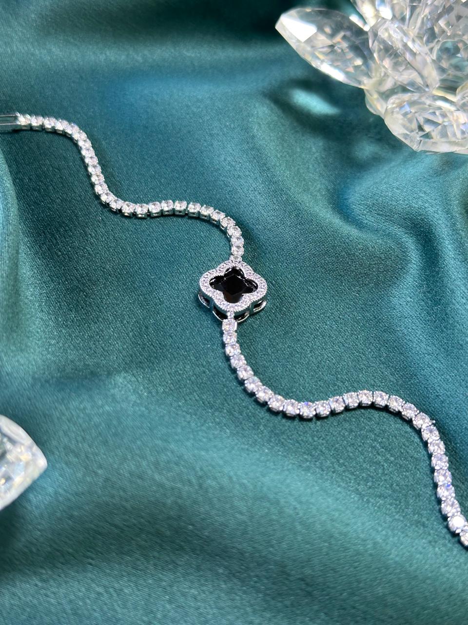 PULSEIRA CLOVER RIVIERA PRETA
