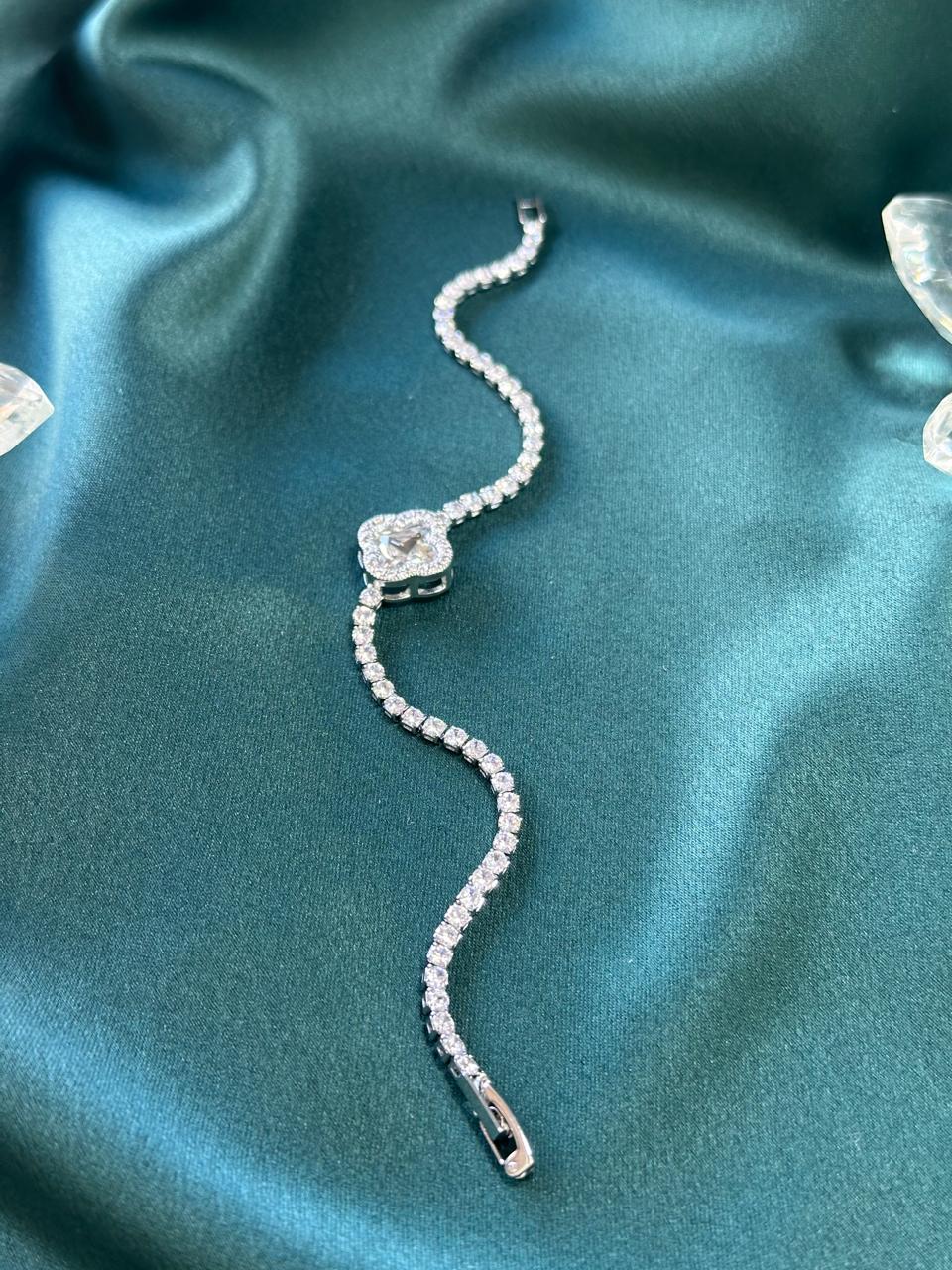 PULSEIRA CLOVER RIVIERA BRANCA