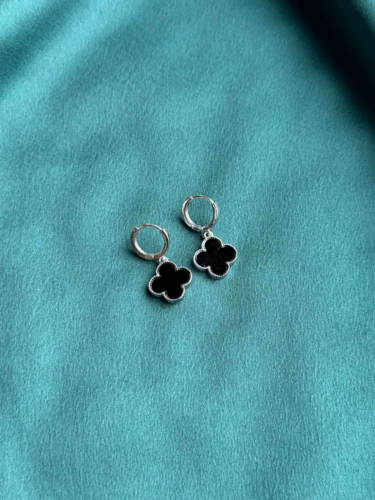 BRINCO CLOVER ELEGANCE PRETO