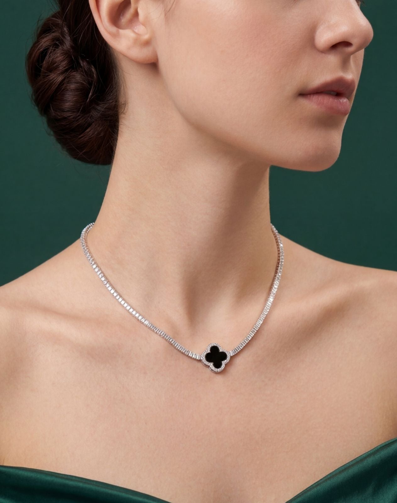 COLAR RIVIERA CLOVER LUX PRETO