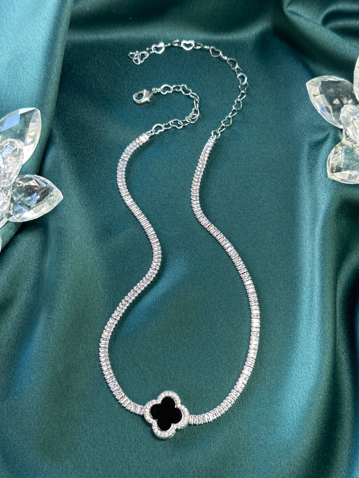 COLAR RIVIERA CLOVER LUX PRETO