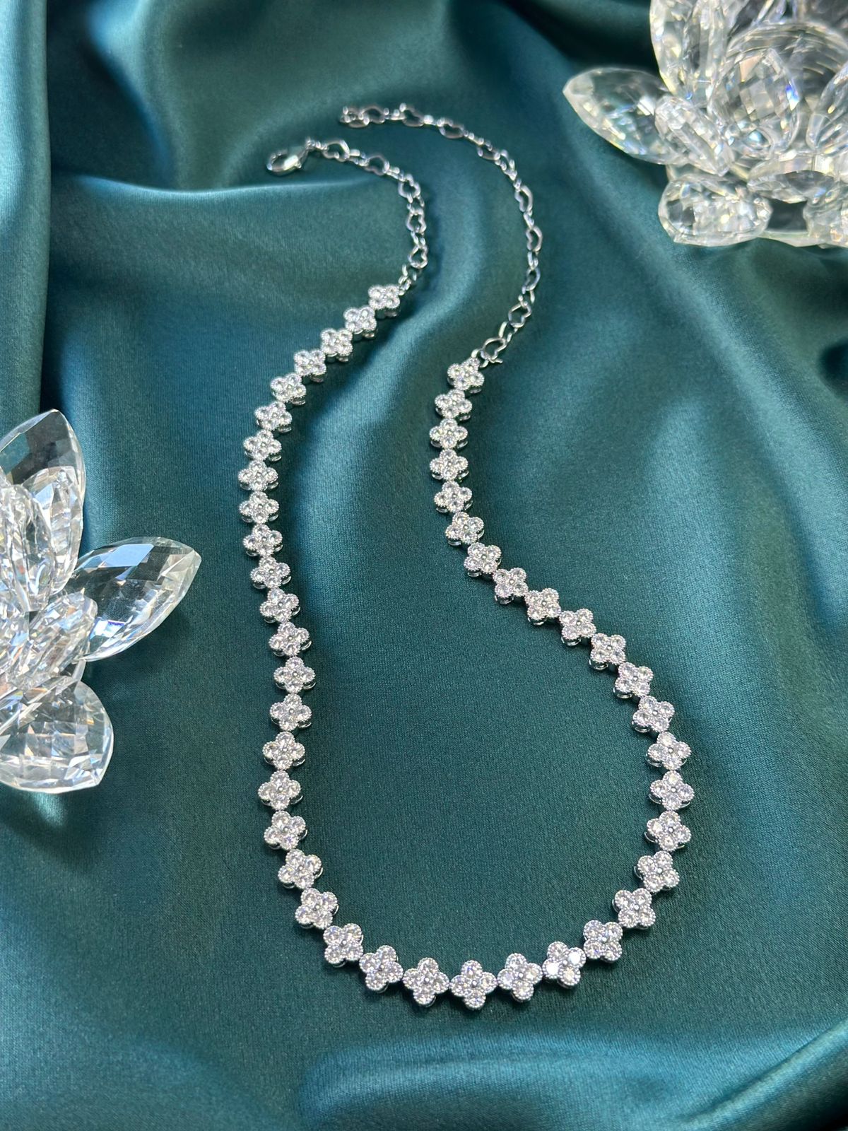 GARGANTILHA RIVIERA CLOVER DE LUXO